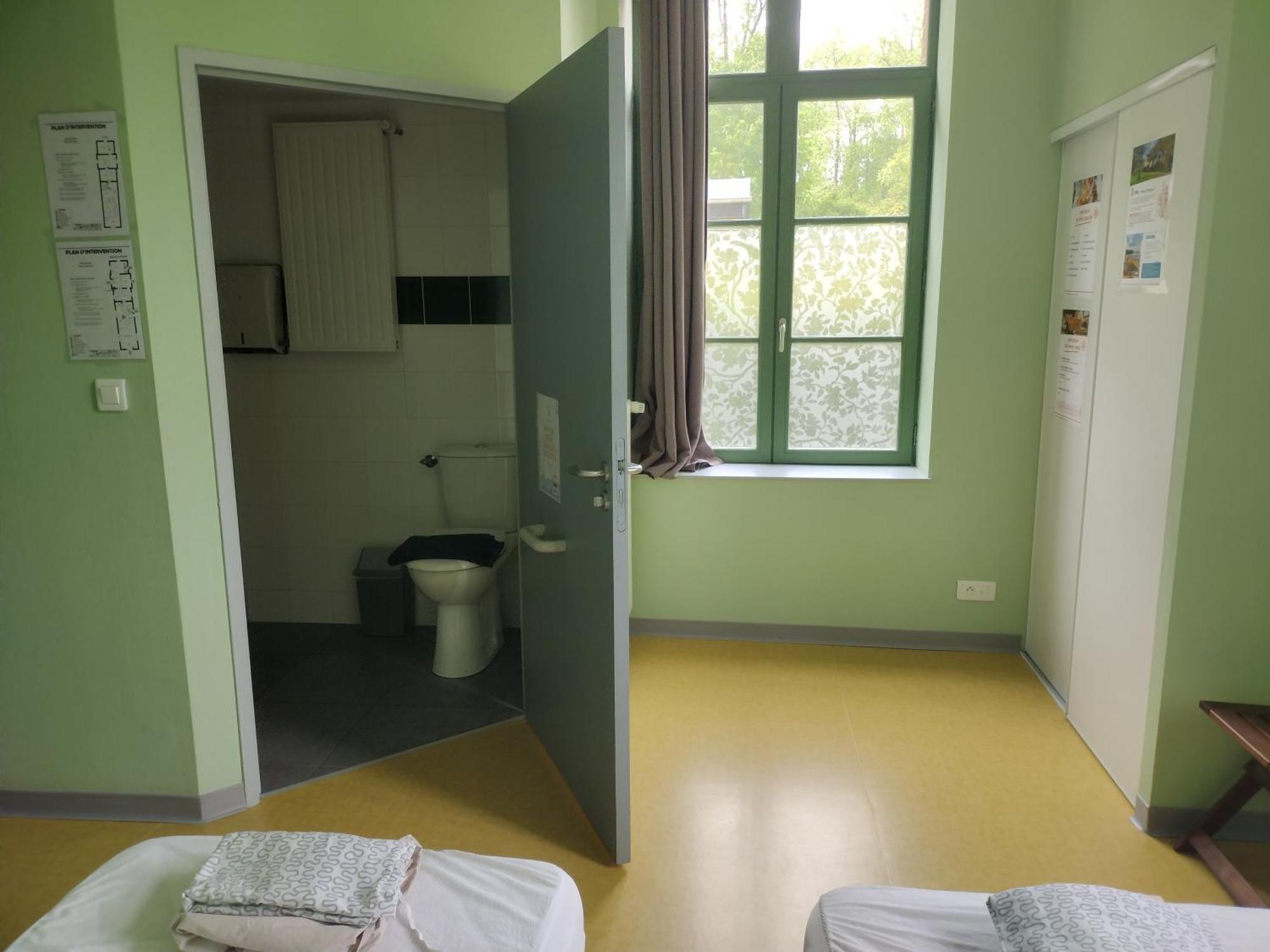 Ostal Scrignac - Gite D'Etape De La Gare Buitenkant foto