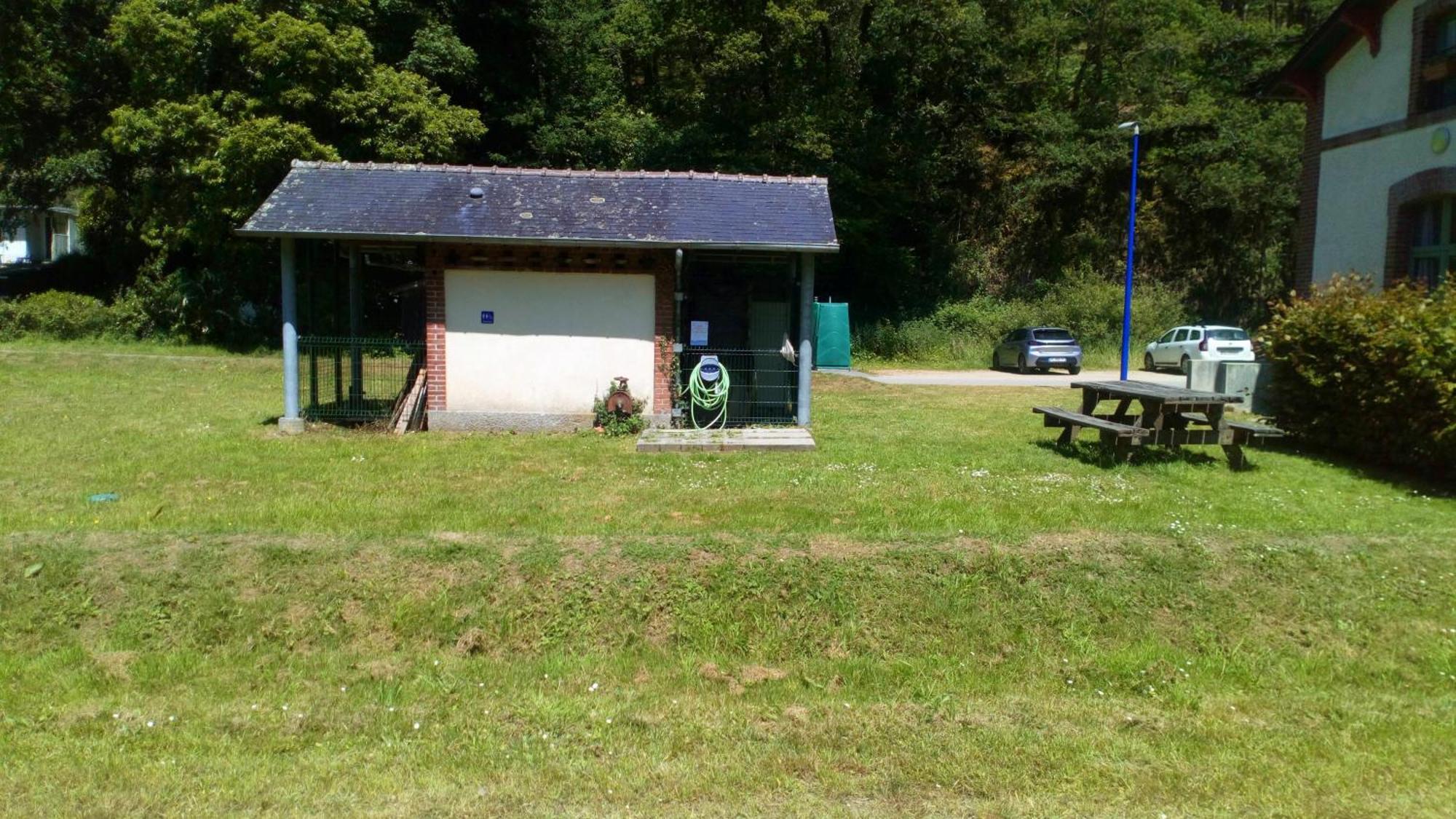 Ostal Scrignac - Gite D'Etape De La Gare Buitenkant foto