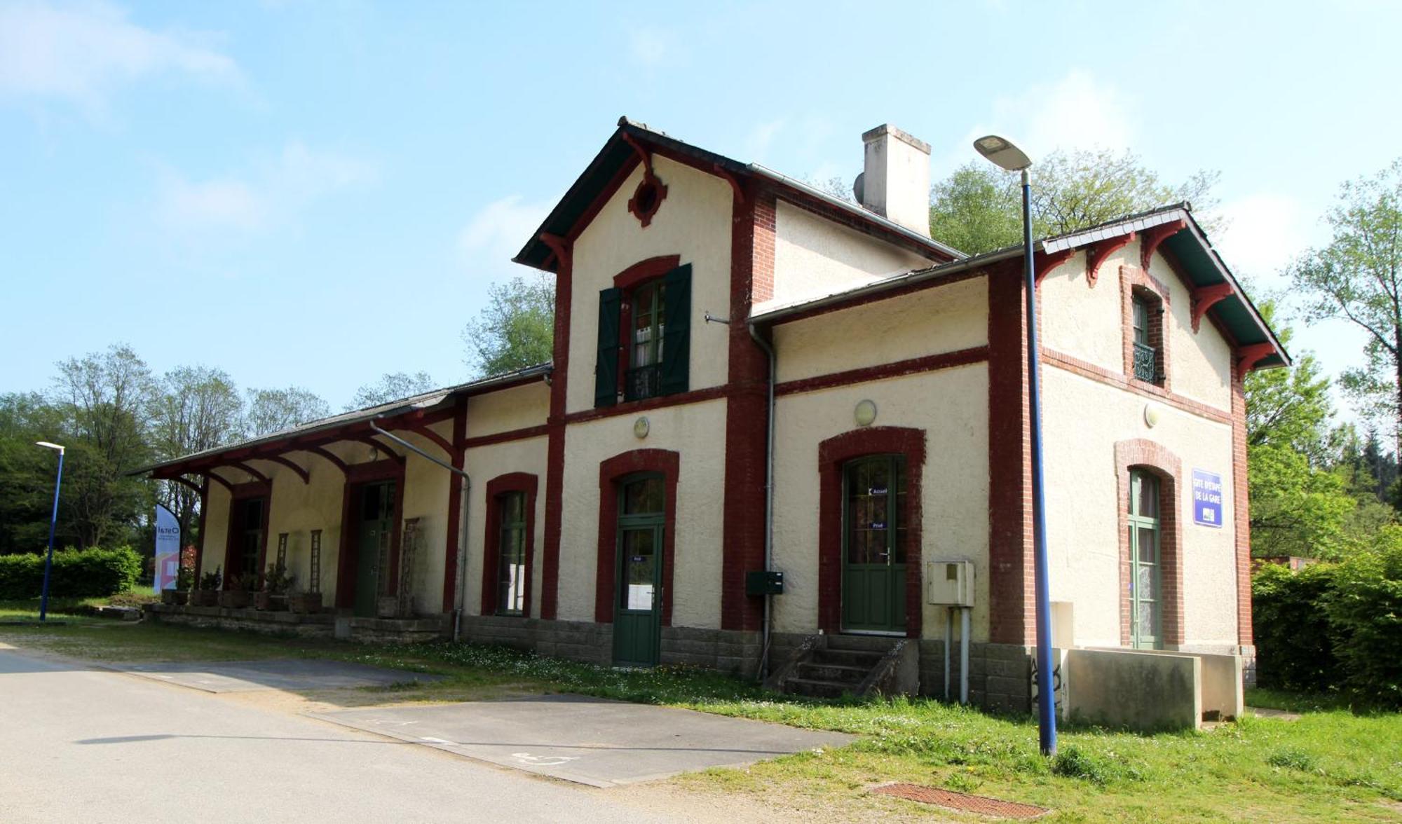 Ostal Scrignac - Gite D'Etape De La Gare Buitenkant foto