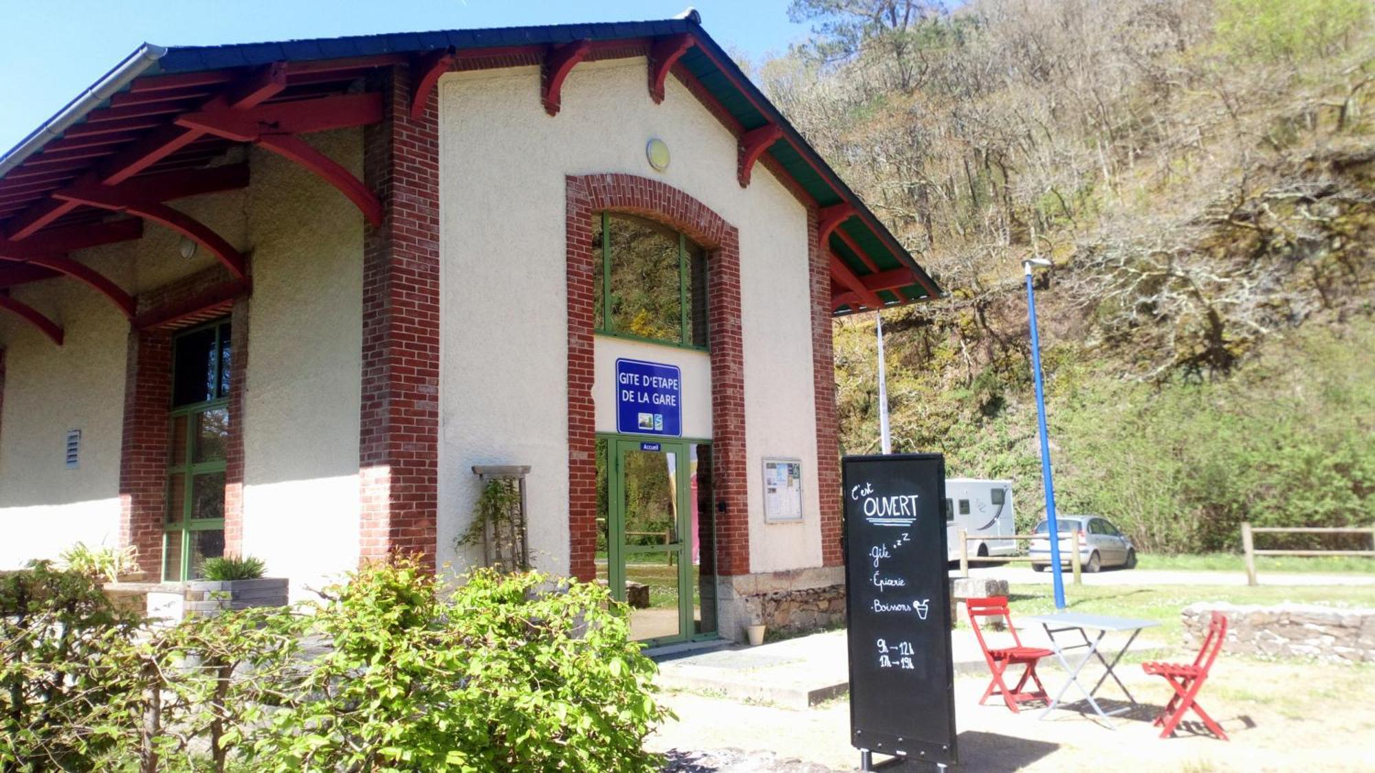 Ostal Scrignac - Gite D'Etape De La Gare Buitenkant foto